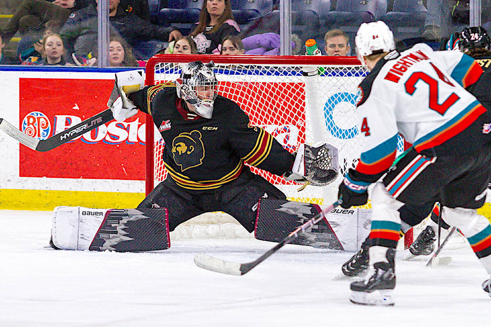 32105685_web1_230311-LAT-DF-Giants-fall-to-Kelowna-Steve-Dunsmoor-_1