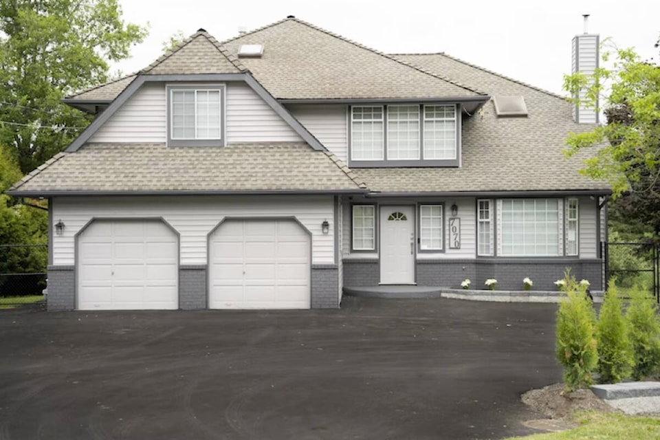 Willoughby Rejuvenation was a top-to-bottom, indoor and outdoor renovation project in 91ԭ that earned a Richmond company national attention by fellow builders. These are a few before and after shots. (Special to 91ԭ Advance Times)