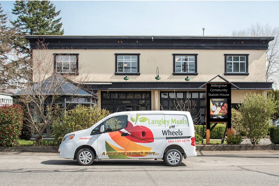32336884_web1_230404-LAT-DF-MOW-cat-theft-van_1