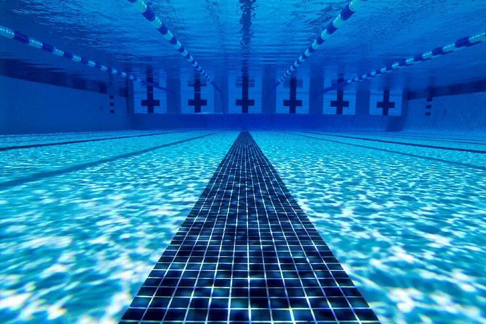 32482948_web1_swimming