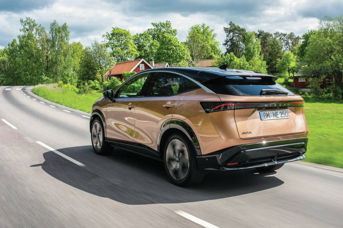 The base Ariya has a maximum estimated range of 345 kilometres. Theoretically, if the smaller battery is fine, then buyers aren聮t paying for a larger battery (which is optional) that they don聮t need. Front-wheel-drive is standard and AWD is optional. PHOTO: NISSAN