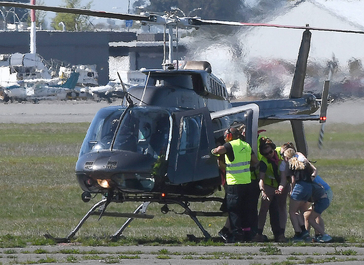32573867_web1_230430-ABB-GirlsFlyTooCoverage-morrow_10