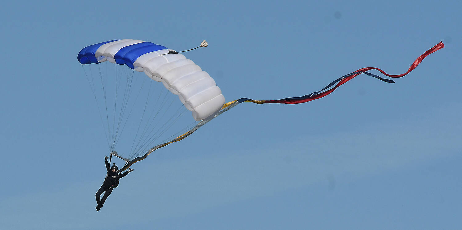 32573867_web1_230430-ABB-GirlsFlyTooCoverage-morrow_12