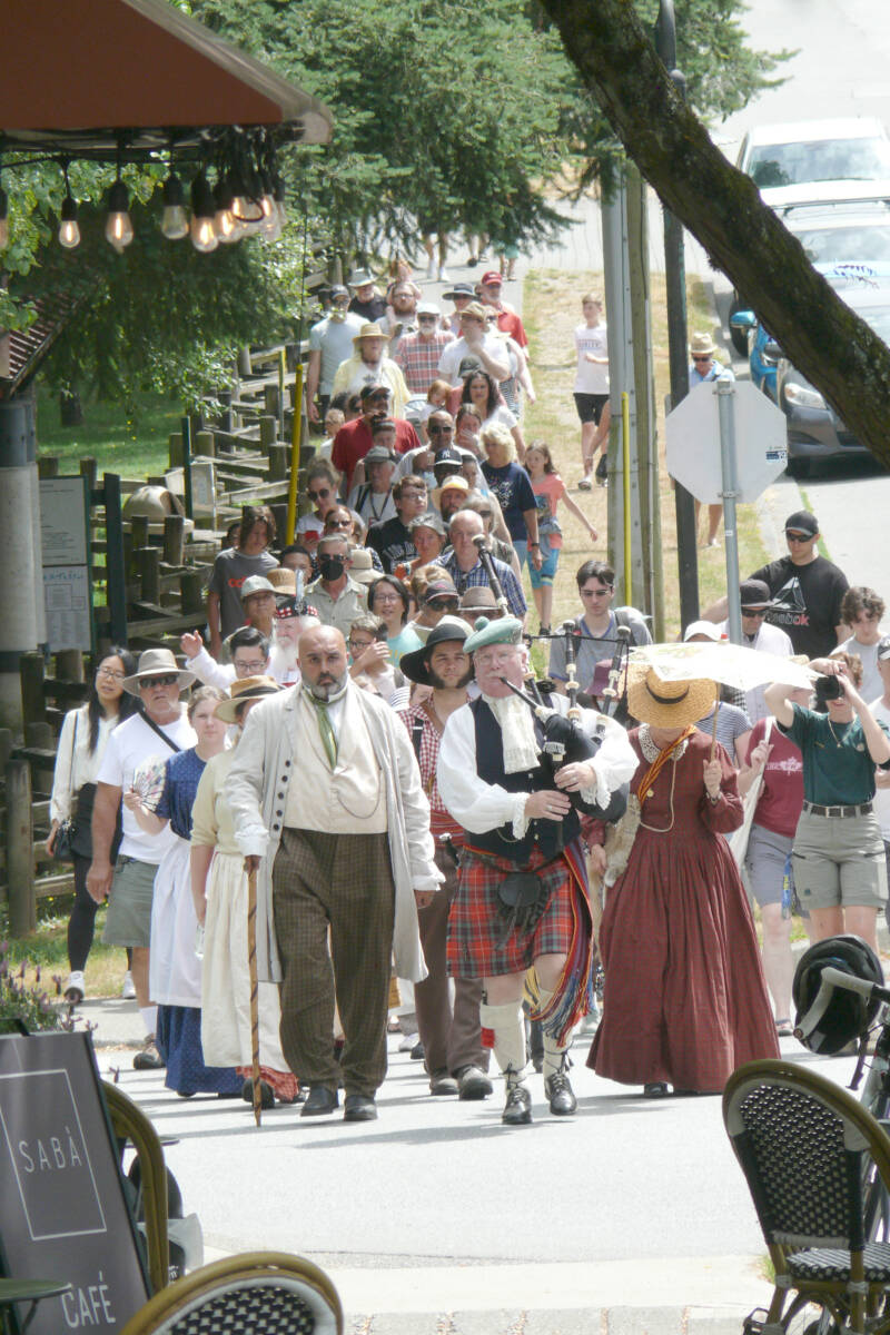 Colin Barrett led a procession of historical re-enactors through Fort 91原创 in character as 聭piper Fraser聮 during Brigade Days last year. (Dan Ferguson/91原创 Advance Times file)