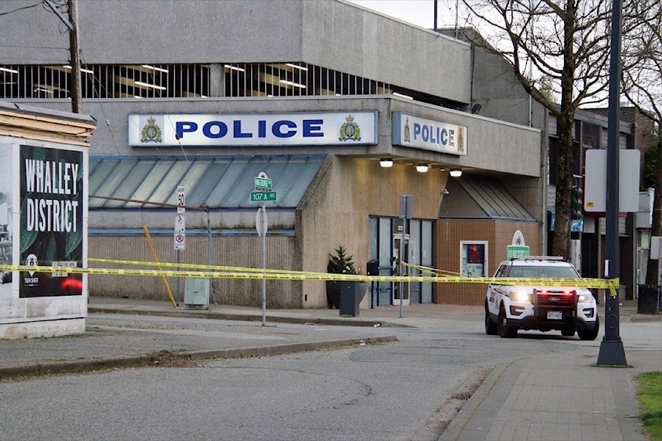 32578504_web1_230504-SUL-ShootingStabbing-stab_1