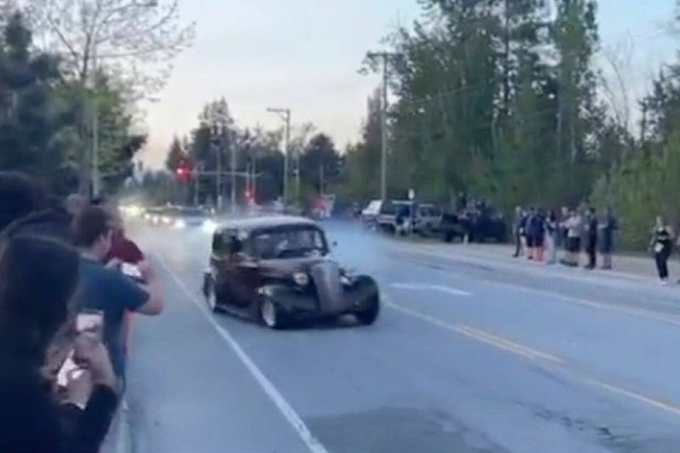 32712366_web1_230518-SUL-Car-Meet-crash_2