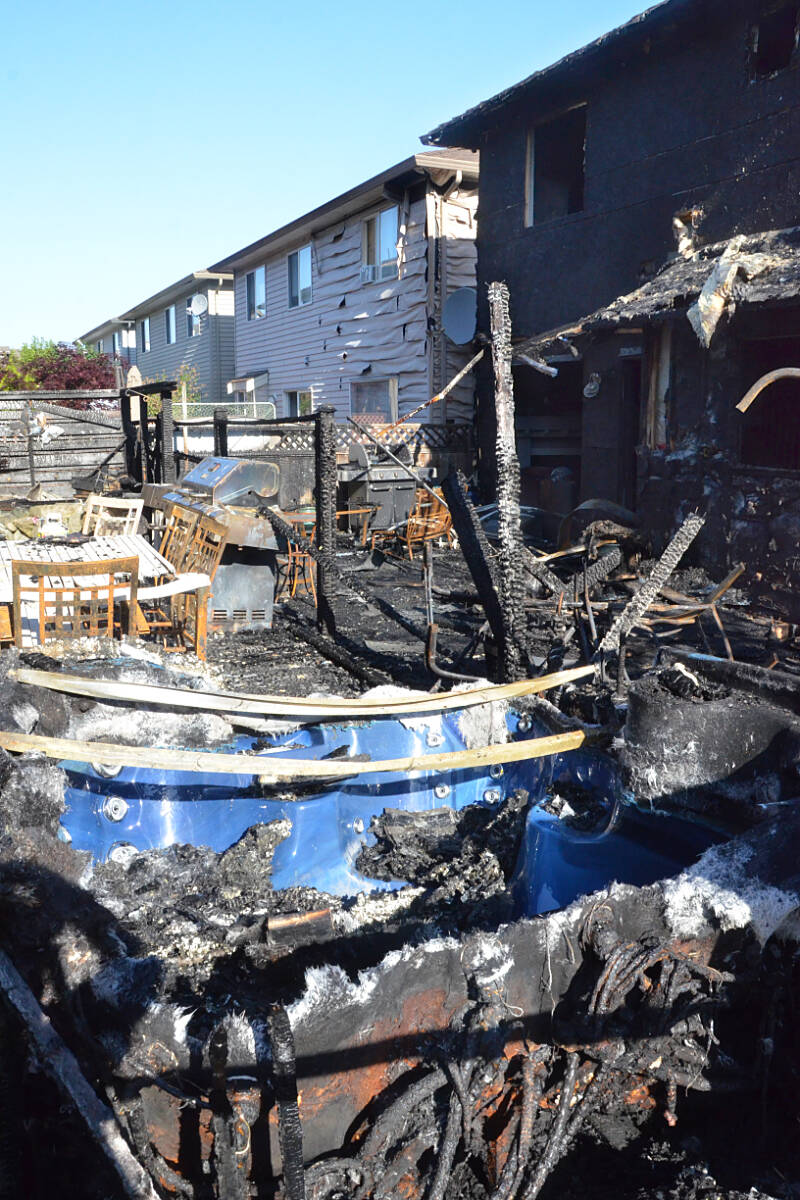A townhouse complex at 20292 96th Avenue was the scene of a fire Sunday, May 14, 2023. (Matthew Claxton/黑马磁力)