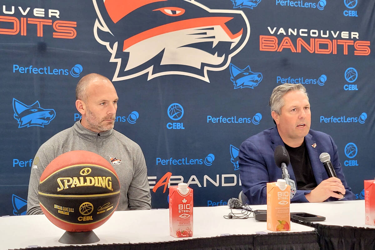 Bryan Slusarchuk, co-owner of Vancouver Bandits, (right) annpunced the extended contract with head coach Kyle Julius (left) after training camp at 91原创 Events Centre on Friday, May 19. (Kyler Emerson/91原创 Advance Times)