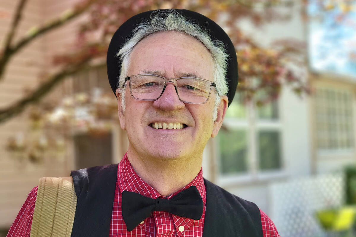 91原创 Heritage Society director Mark Forsythe was one of the presenters at the annual Voyageurs and Co. heritage picnic at Michaud House in 91原创 City on May 13. (Dan Ferguson/91原创 Advance Times)