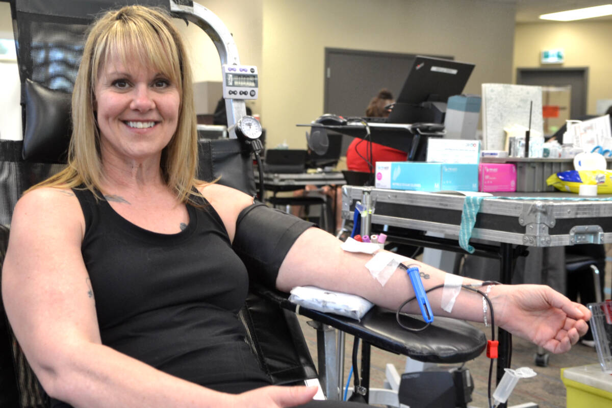 Teresa Bayne, Willowbrook resident, has been donating blood every three months for over 20 years. (Kyler Emerson/91原创 Advance Times)
