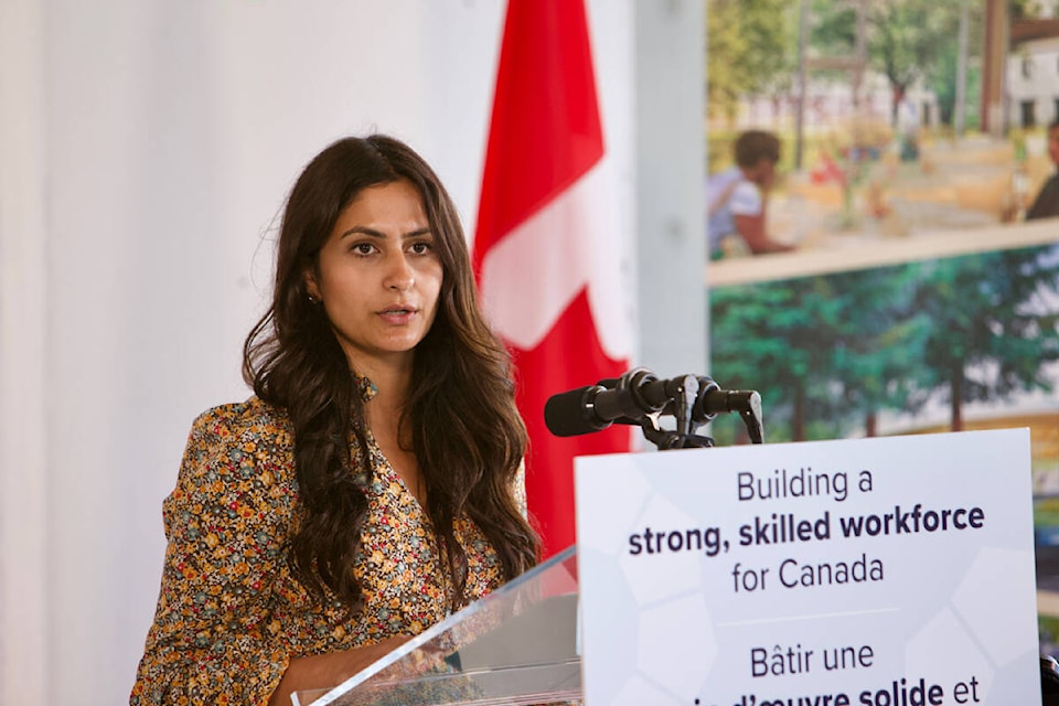 32854615_web1_220824-GNG-Fed-ConstructionApprentice-Funding-Pics_2