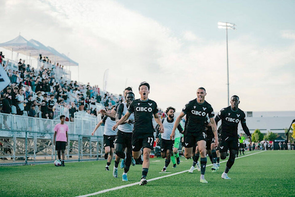 32915431_web1_230603-LAT-DF-VancouverFC-fall-2-Victoria-BC_1