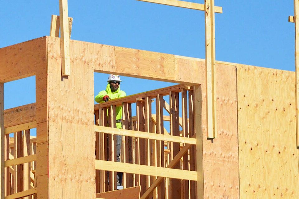 32929831_web1_230606-LAT-MC-Construction