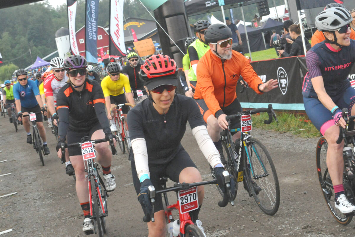 32986163_web1_230611-LAT-HC-GranFondo-._9