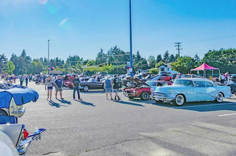 33192232_web1_230702-LAT-DF-ALD-show-and-shine-file_1