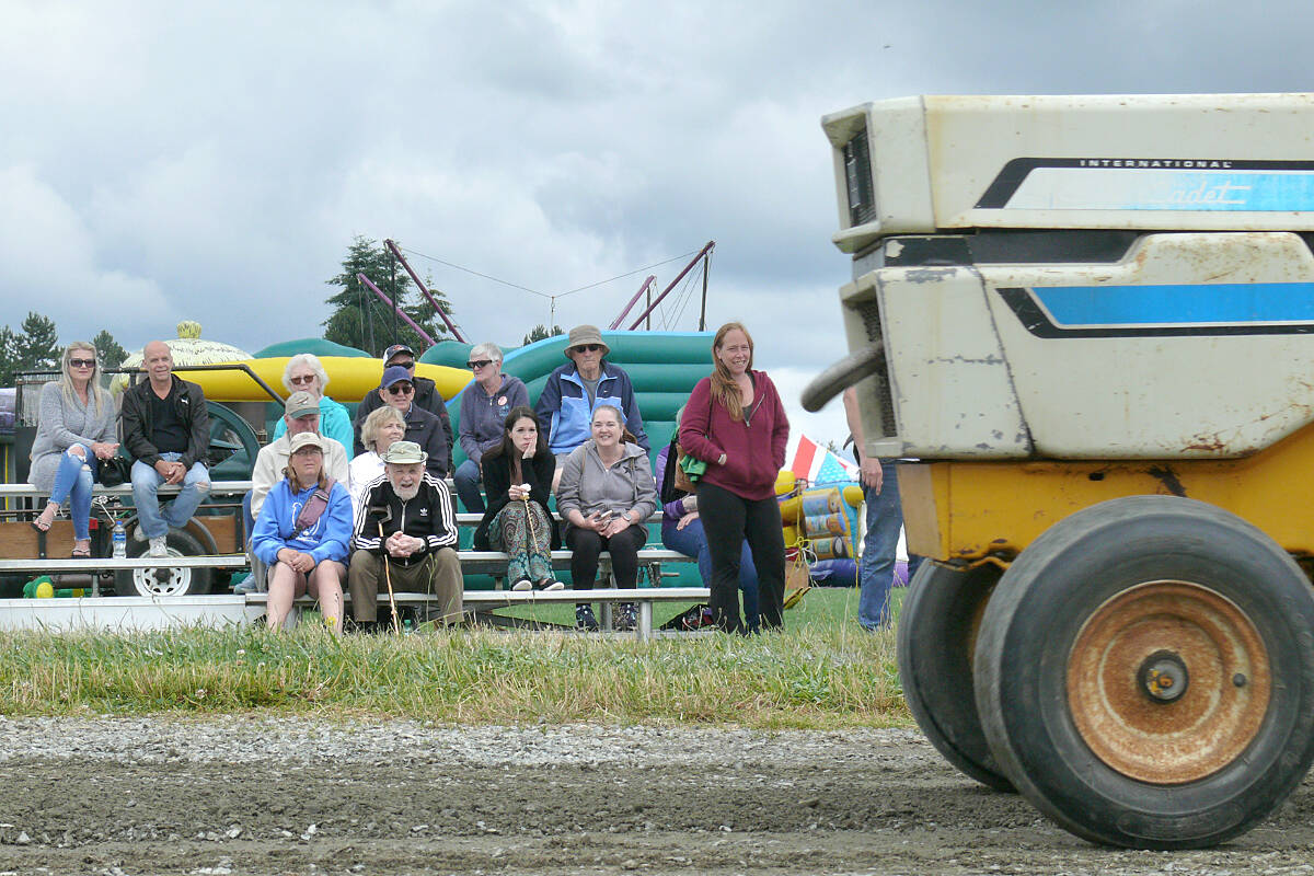 33204445_web1_220719-LAT-DF-Ald-fair-wrap-tractor_1
