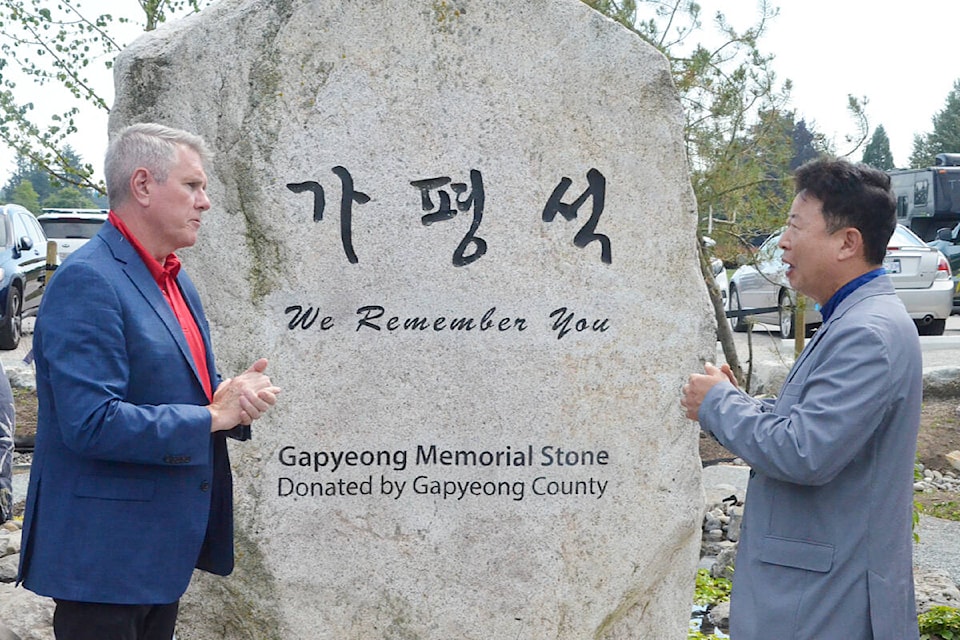 33296146_web1_230713-LAT-MC-KoreanMayor1
