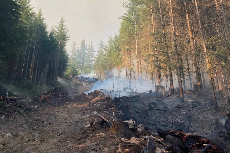 33320961_web1_230714-MCR-Wildfire-Davis-Lake-Update-_9