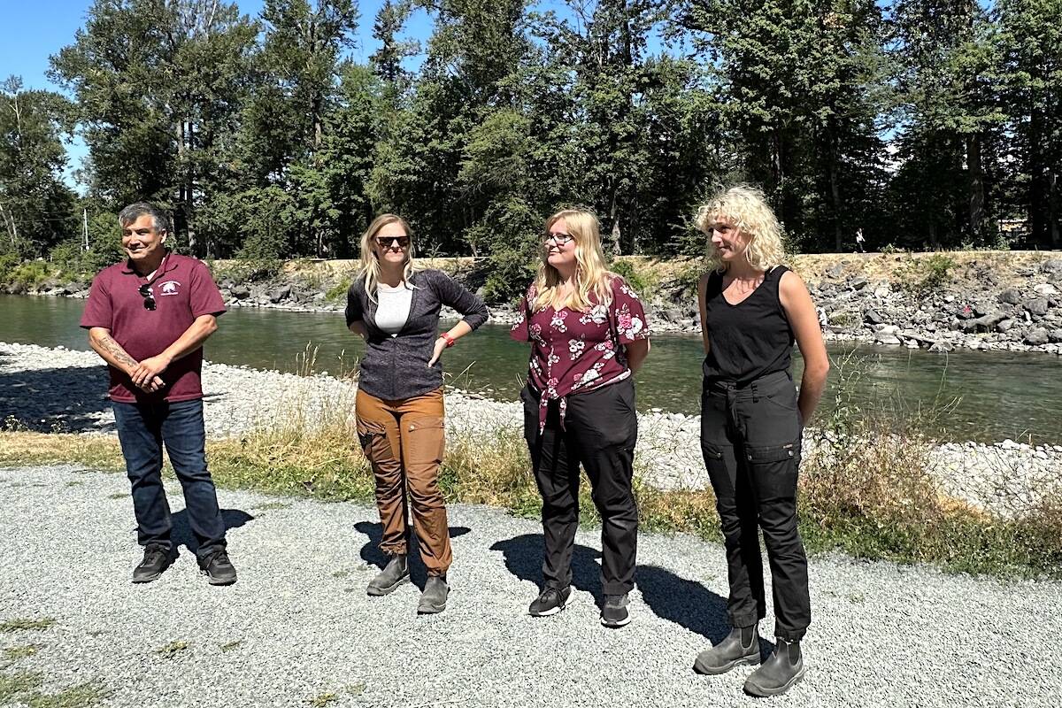 Sem谩:th councillor Troy Ganzeveld, natural resource officer Amanda Gawor, aquatic biologist Kira Sawatzky, resource technician Eva Janzen at Crossing Park near the Vedder bridge for the opening. (Jennifer Feinberg/ Chilliwack Progress)