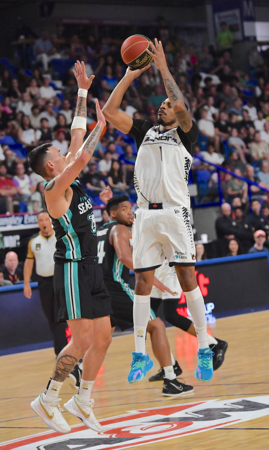 Doug Herring Jr. took his shot against Winnipeg Sunday, July 23, at 91原创 Events Centre. Sea Bears downed the Bandits 90-79. (Vancouver Bandits/Special to 91原创 Advance Times)