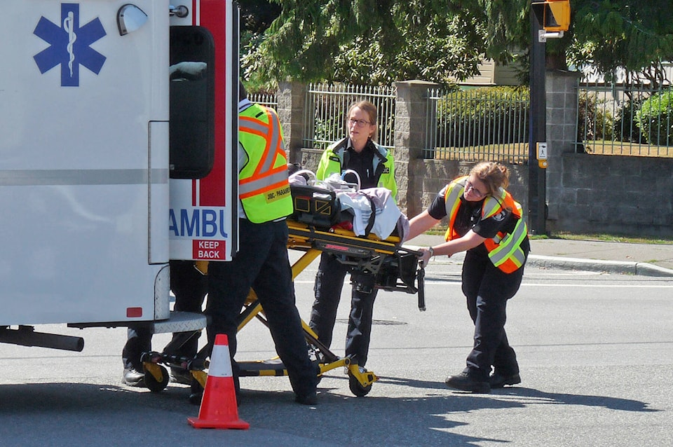 32923607_web1_180827-LAT-pedestrian-hit-201A-1