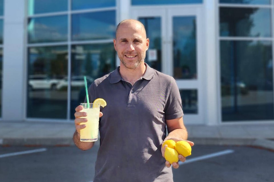 33437187_web1_230727-LAT-HC-LemonadeDay-._2