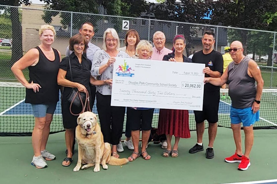 33619946_web1_230816-LAT-LangleyPickleballCheque