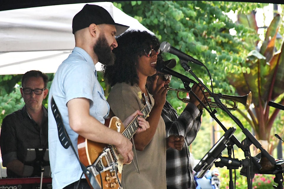 Live entertainment was performed on the main stage during Arts Alive Festival on Fraser Highway on Saturday, Aug. 19. (Kyler Emerson/Langley Advance Times)