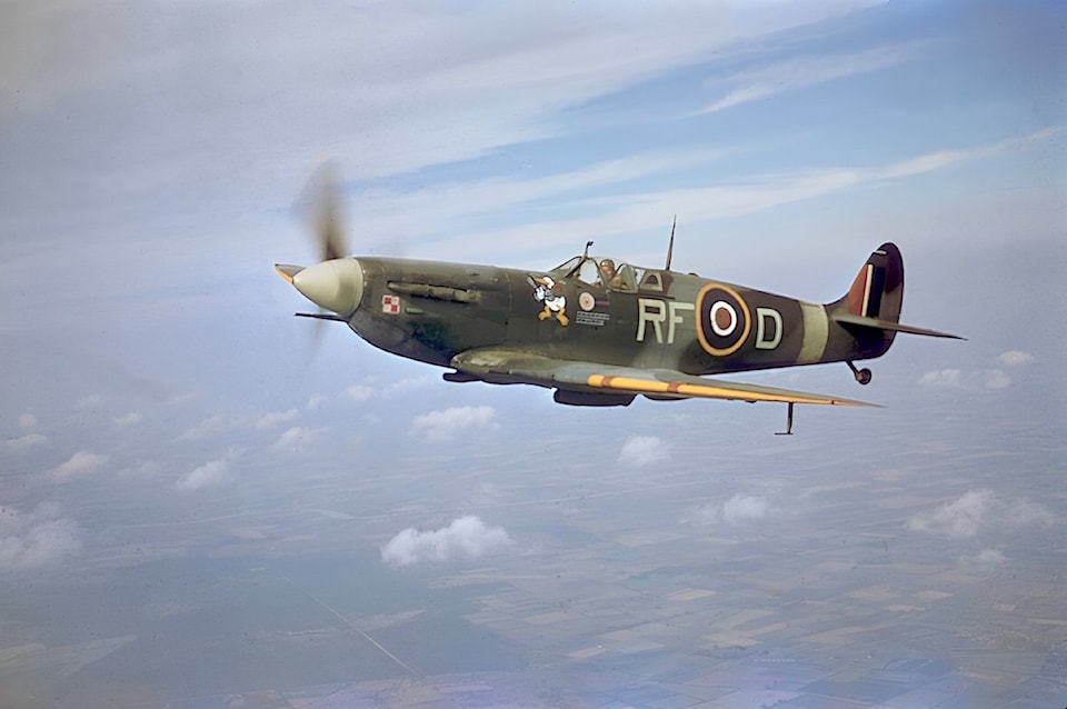 240903-LAT-DF-Spitfire-at-musuem