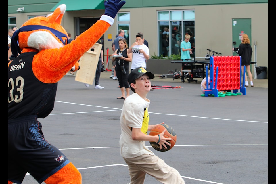 The Vancouver Bandits partnered with the City of Pitt Meadows to refurbish the Constable Rick O'Brien Court.
