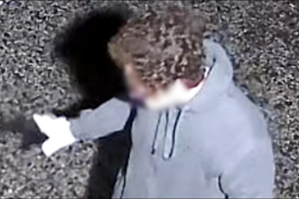 Please note that the suspect's face is obscured to ensure compliance with the Youth Criminal Justice Act.