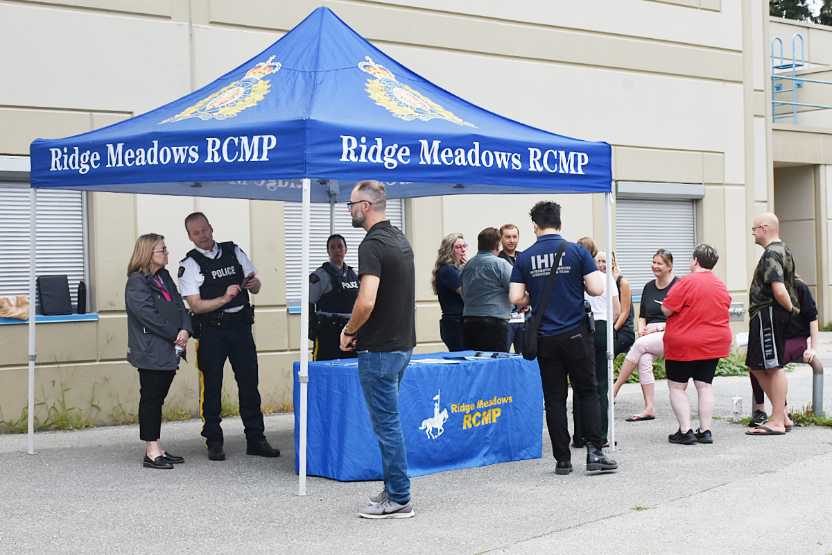 Police meet with Maple Ridge community following murder, suicide