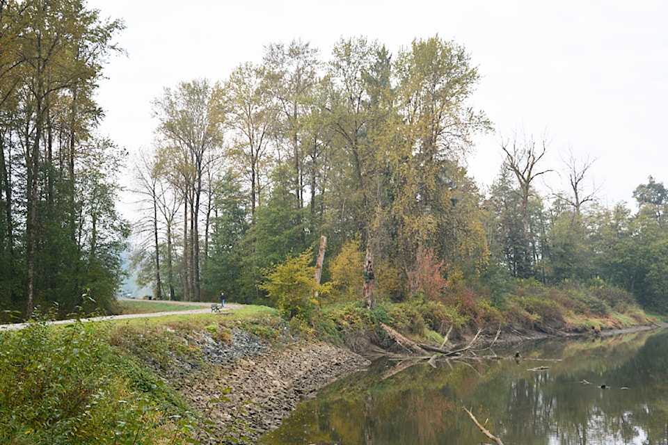 1-kanaka-creek-park-walk-path-hor