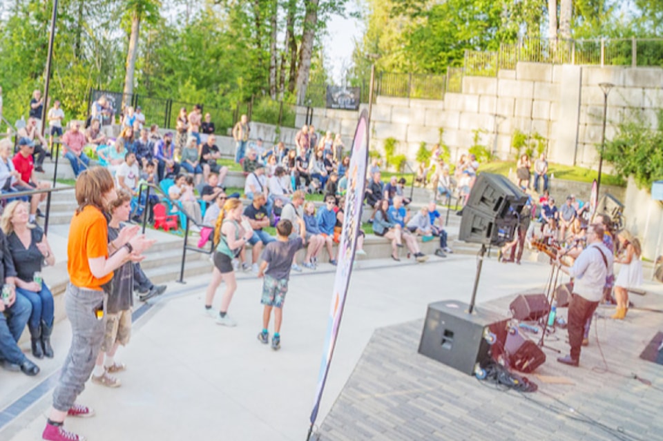 albion-community-centre-amphitheatre