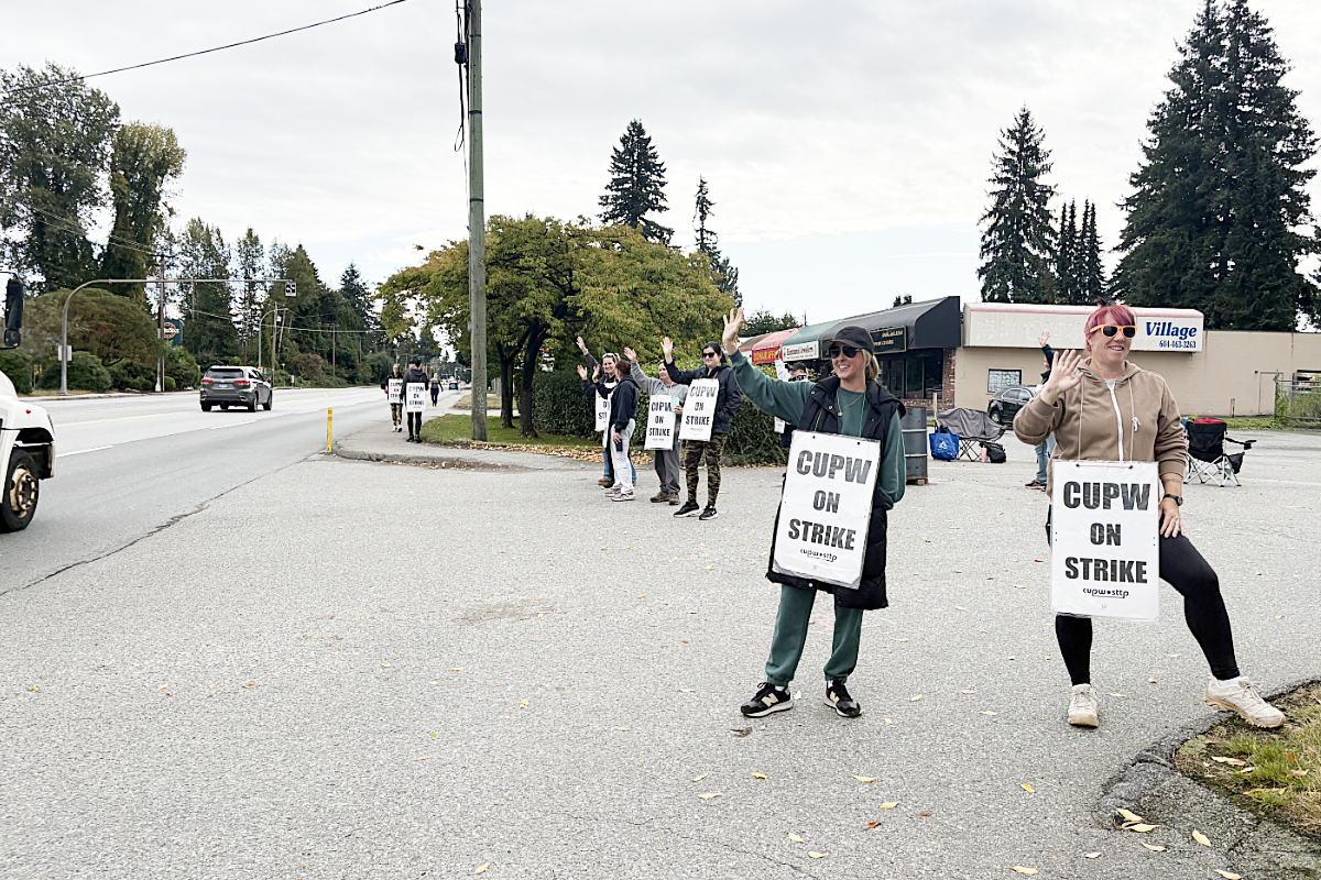 Maple Ridge postal workers claim Canada Post manufactured crisis