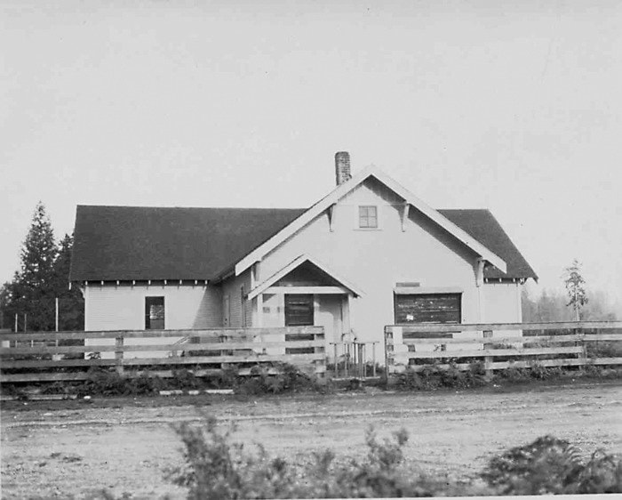 21732mapleridgeLook-PittMeadowsFirstMunicipalHall-1914c