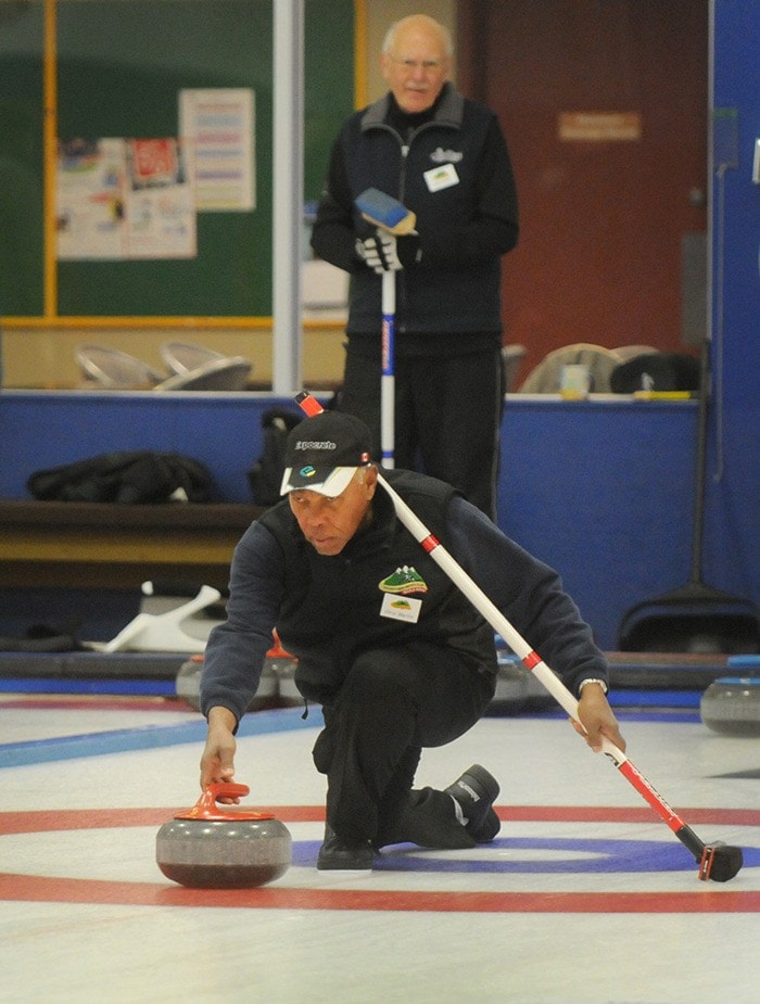 37299mapleridgecurling02051c