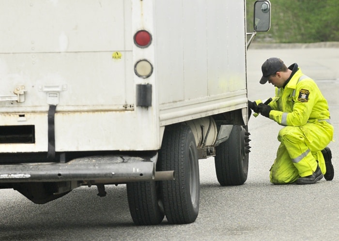 Drop in truck inspectors called road safety concern Maple Ridge Pitt Drop in truck inspectors called road safety concern Maple Ridge Pitt