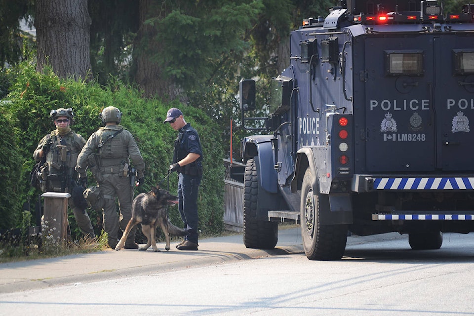 8080487_web1_police-raid