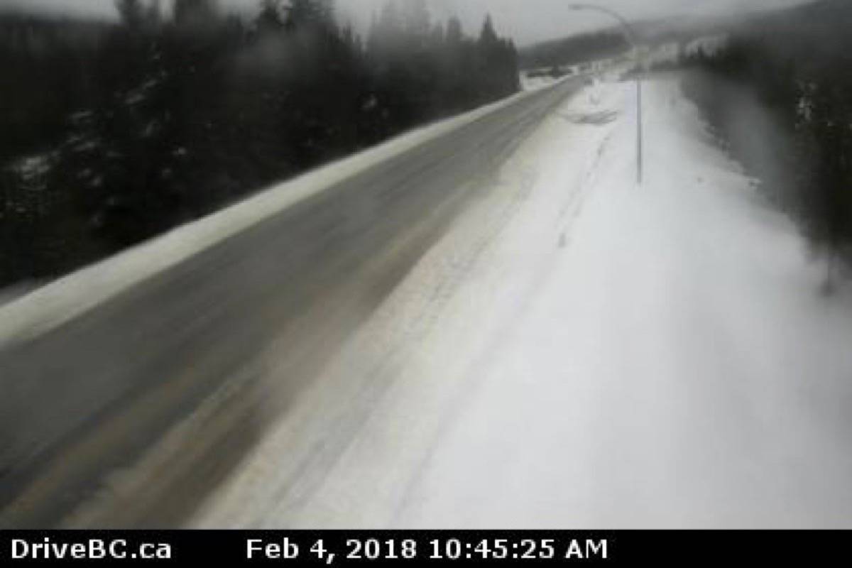 UPDATE Hwy. 5 reopens after bus spinout sends one to hospital Maple