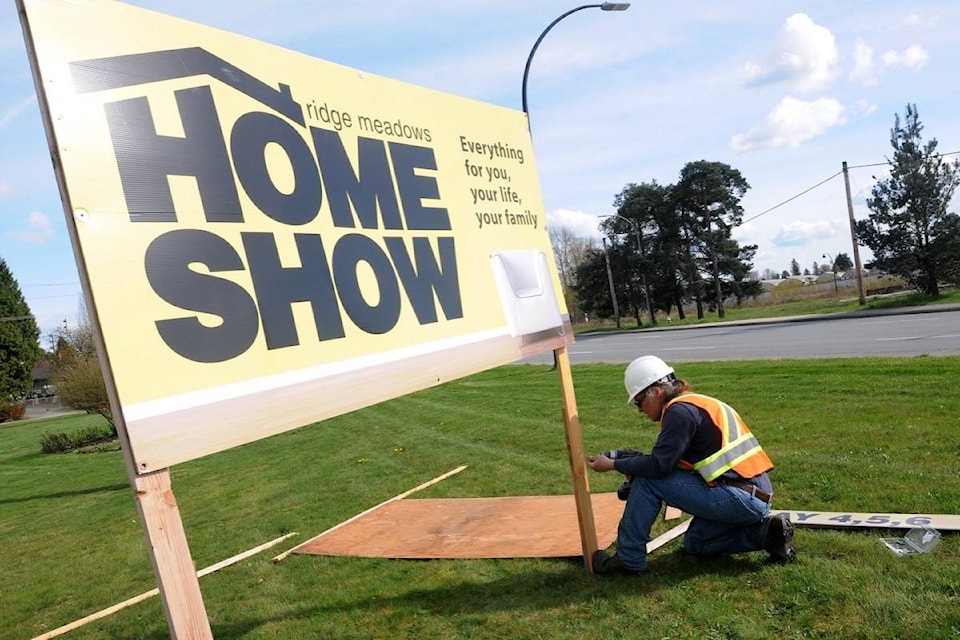 11746409_web1_180426-MRN-M-Home-Show-sign