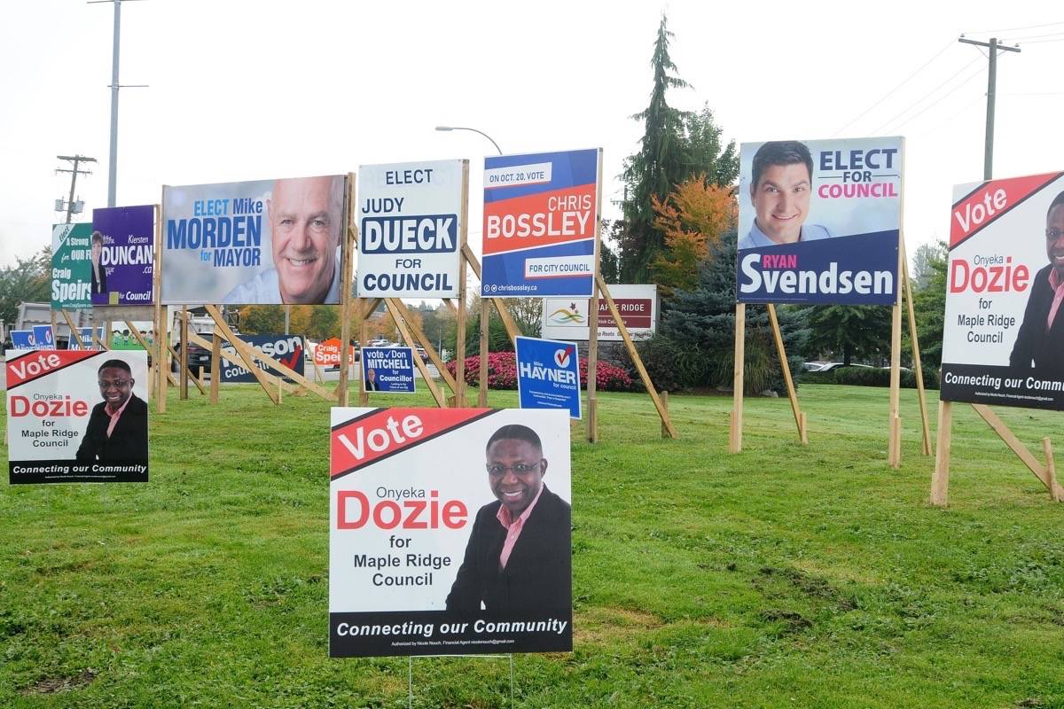 13732436_web1_180927-MRN-M-election-signs-6