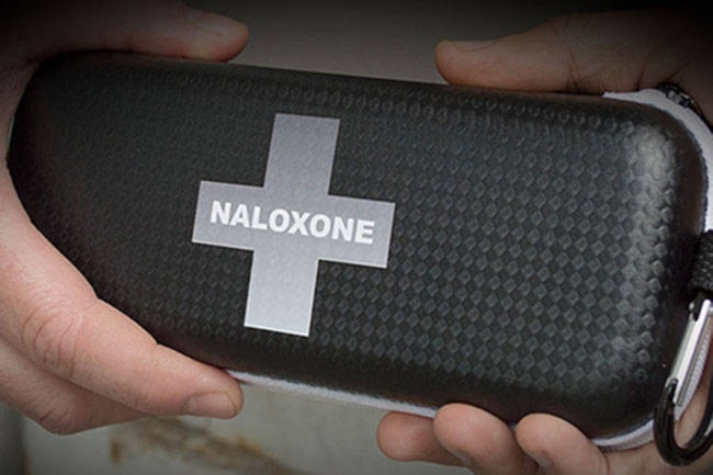 14154064_web1_Naloxone_FB