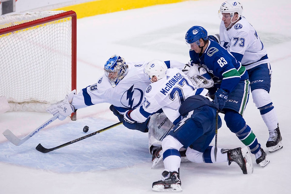 14857054_web1_181218-IFD-Canucks-Bolts2