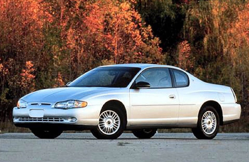 14910947_web1_181221-MRN-M-2001-chevrolet-monte-carlo-frontside_chmonls011