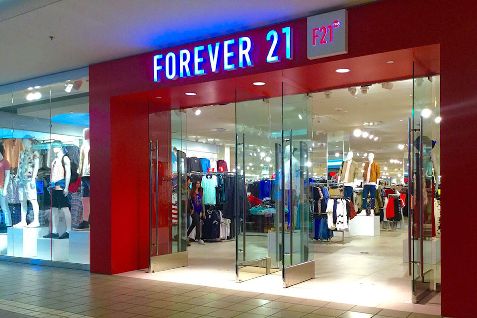 17851370_web1_190725-SNE-Forever21SendingOutDietBars