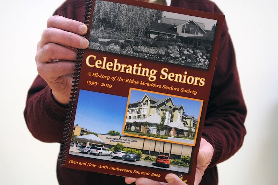 20675117_web1_200226-MRN-CF-SENIORS-History-Project-unveiling-book_2