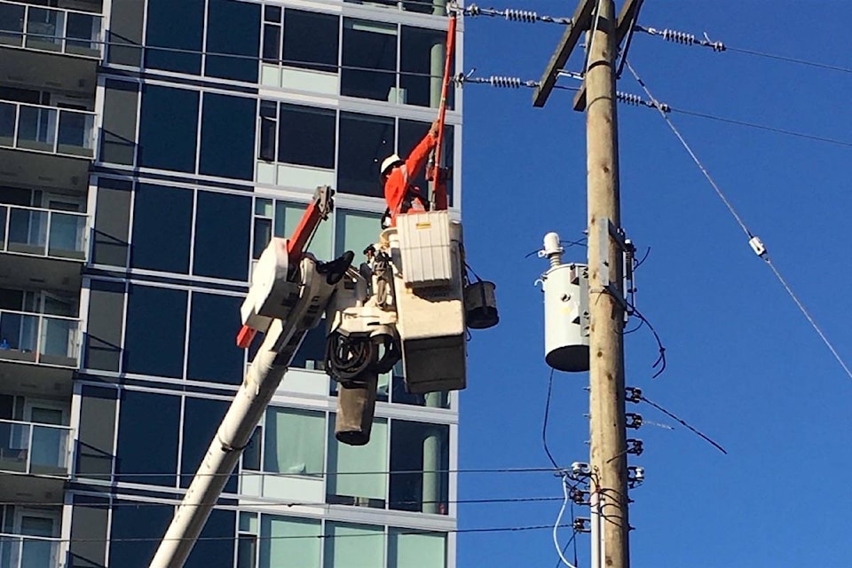 25469755_web1_20210611-BPD-power-line-repair-2020.tf