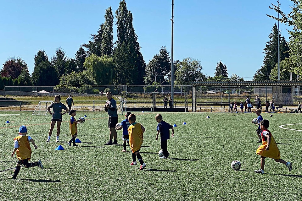 26068879_web1_210806-MRN-PK-Soccer.camp.Summer-SOCCER_1