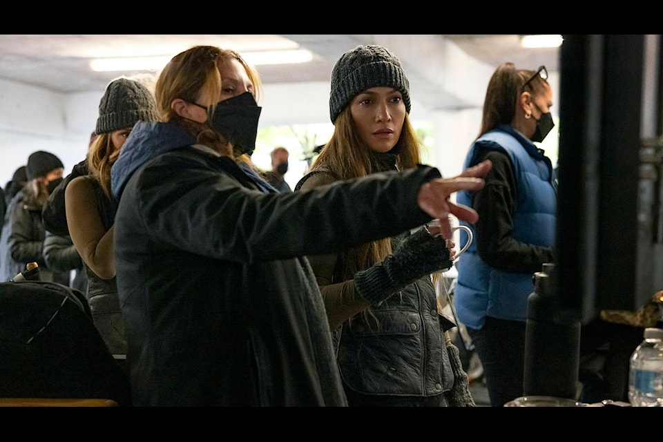 Director Niki Caro (left) with ‘The Mother’ star Jennifer Lopez.(Twitter/@FilmUpdates)